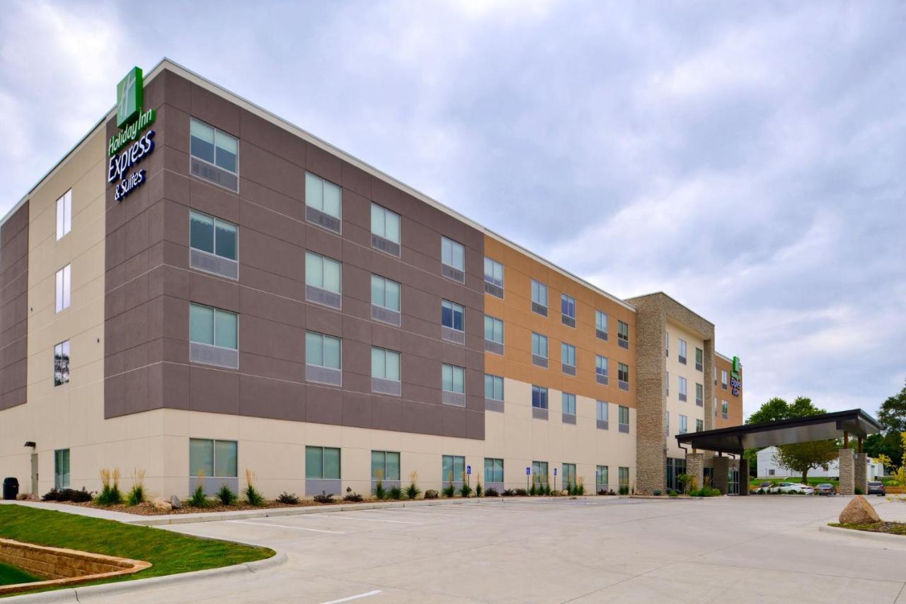 Holiday Inn Express & Suites - Ottumwa By Ihg Ngoại thất bức ảnh