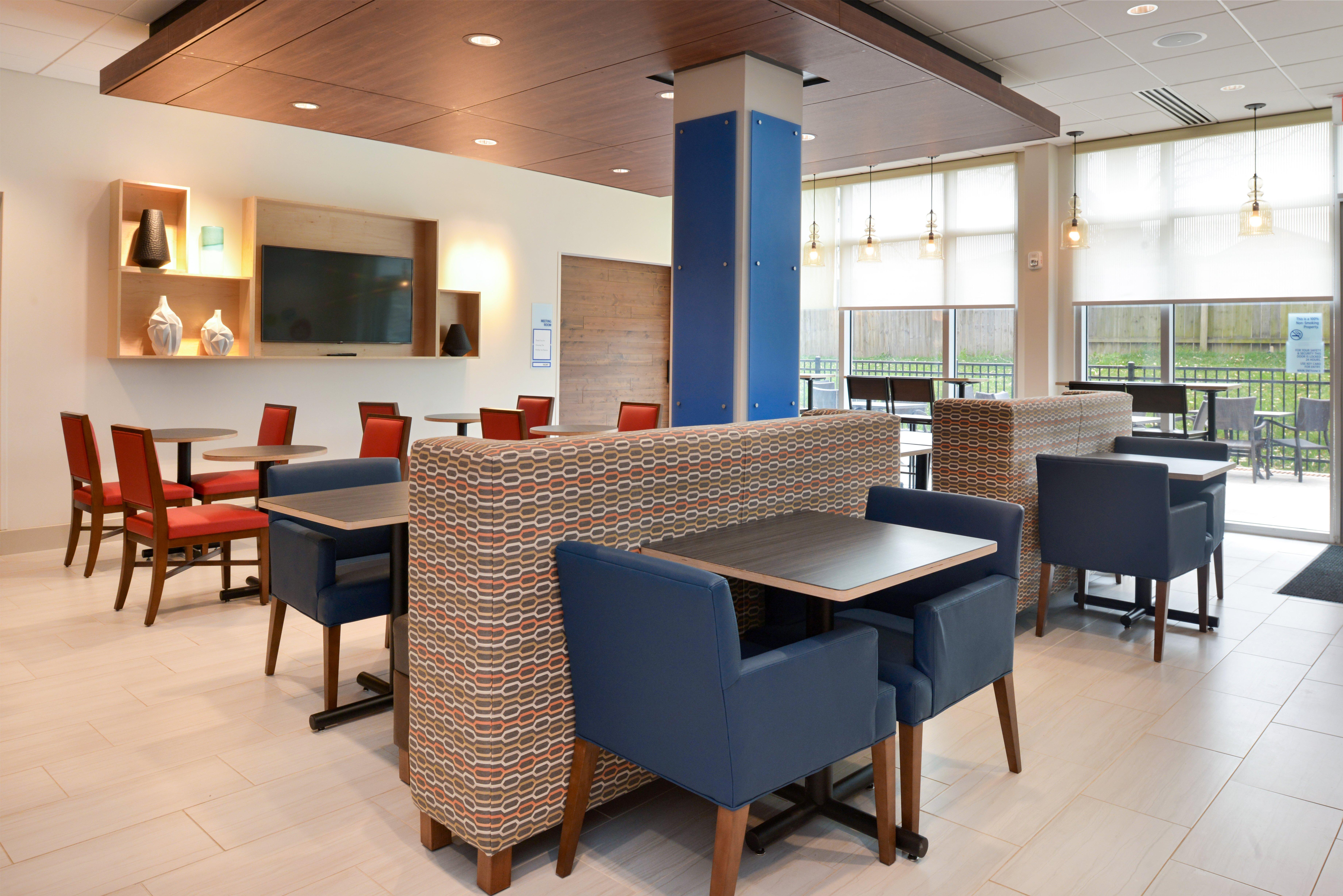 Holiday Inn Express & Suites - Ottumwa By Ihg Ngoại thất bức ảnh